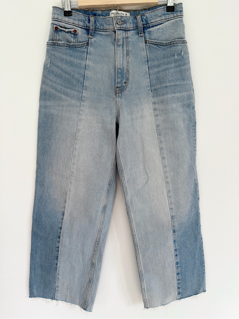 Abercrombie The Crop Wide Leg Ultra High Rise Light Wash Denim Jeans Size 29 - Picture 4 of 6
